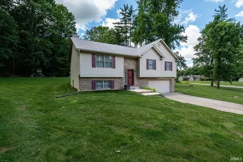 5918 S Foxwood Ln, Bloomington, IN 47401