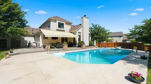 1929 Calais Rd, Fort Wayne, IN 46814