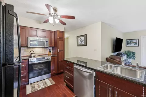Kitchen - 7467 E Windfree Ln, Bloomington, IN 47401 photo 2 of 3
