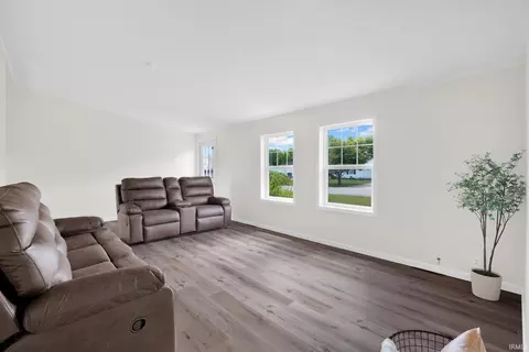 425 Dale St, Mitchell, IN 47446 photo 4