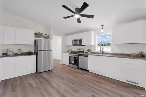 425 Dale St, Mitchell, IN 47446 photo 5