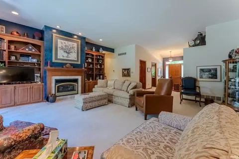Living - 38 Studio Dr, Wabash, IN 46992 photo 1 of 4