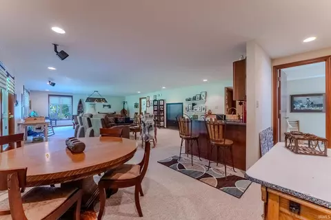 Dining - 38 Studio Dr, Wabash, IN 46992 photo 2 of 4