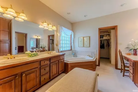 Bath - 38 Studio Dr, Wabash, IN 46992 photo 1 of 5
