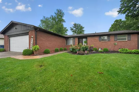 2023 W Maplewood Dr, Marion, IN 46952