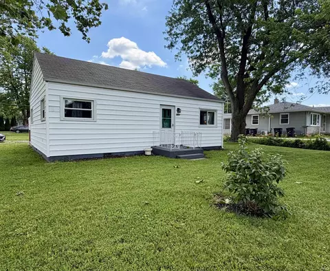 7401 Bluffton Rd, Fort Wayne, IN 46809