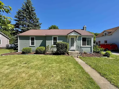 206 W Prairie St, Leesburg, IN 46538