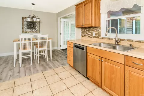 Kitchen - 2955 E Carowinds Ct, Bloomington, IN 47401 photo 2 of 2