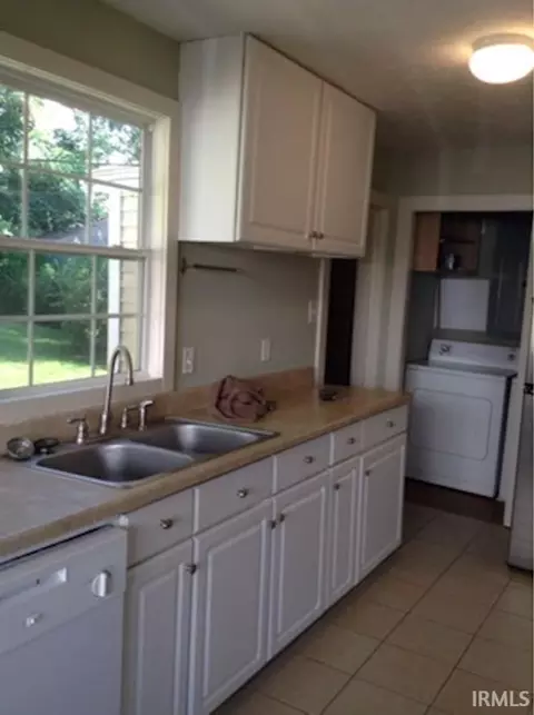 Kitchen - 2619 E 5th St, Bloomington, IN 47408 photo 5 of 5