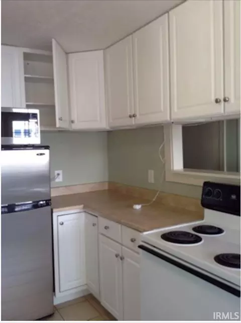 Kitchen - 2619 E 5th St, Bloomington, IN 47408 photo 4 of 5