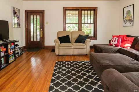 Living - 402 E 1st St, Bloomington, IN 47401 photo 5 of 6