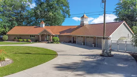 16290 Pretty Lake Rd, Plymouth, IN 46563