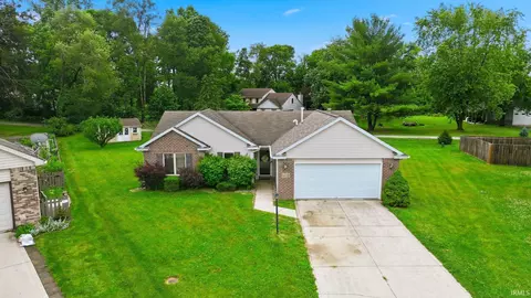 4223 Three Oaks Dr, Fort Wayne, IN 46809