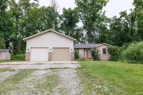 2590 W Double Downs Ct, Bloomington, IN 47403