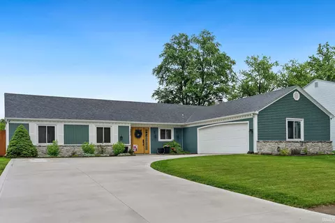 3332 Chelmsford Pl, Fort Wayne, IN 46815