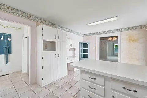 Kitchen - 8901 E Jackson St, Selma, IN 47383 photo 5 of 6