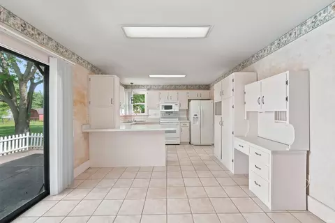 Kitchen - 8901 E Jackson St, Selma, IN 47383 photo 1 of 6