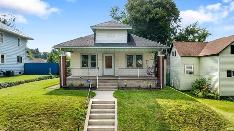 2201 Catalpa St, South Bend, IN 46613