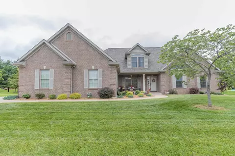 706 Edinborough Ct, Haubstadt, IN 47639