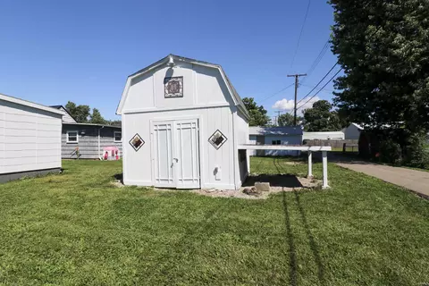Exterior - 215 E Commerce St, Dunkirk, IN 47336 photo 5 of 5