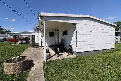 Exterior - 215 E Commerce St, Dunkirk, IN 47336 photo 3 of 5
