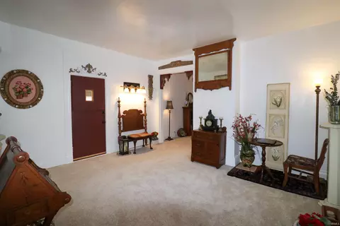 Entry Way - 215 E Commerce St, Dunkirk, IN 47336 photo 2 of 2