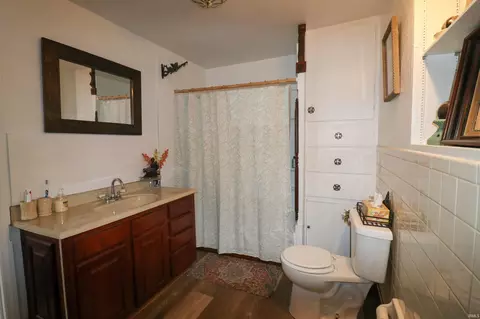 Bath - 215 E Commerce St, Dunkirk, IN 47336 photo 1 of 1