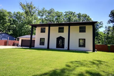 8120 Manor Dr, Fort Wayne, IN 46825