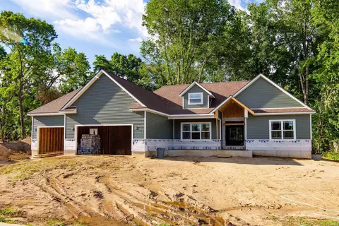 16390 Greystone Dr, Granger, IN 46530