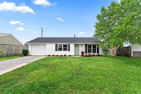 7133 Strawberry Dr, Fort Wayne, IN 46825