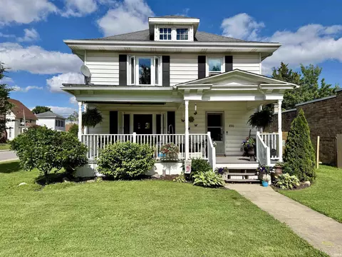 830 N Michigan St, Plymouth, IN 46563