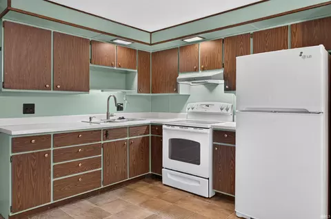 Kitchen - 902 N Townline, Lagrange, IN 46761 photo 1 of 2