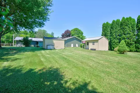 Exterior - 902 N Townline, Lagrange, IN 46761 photo 6 of 10