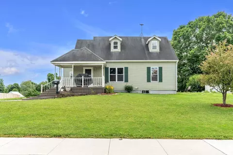 608 E Hazel St, Albion, IN 46701