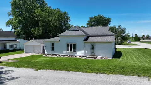 302 S Johnson St, Otterbein, IN 47970