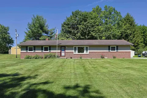 6384 N 900 E Rd, New Carlisle, IN 46552