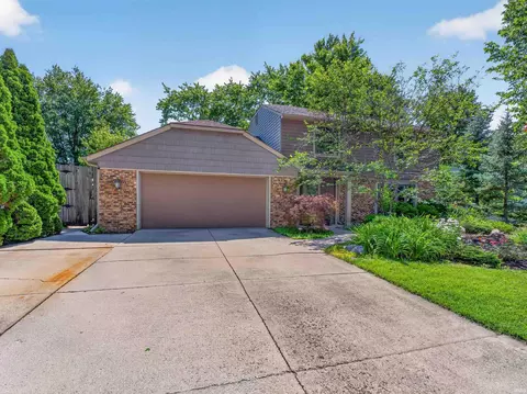 4603 Aboite Lake Dr, Fort Wayne, IN 46804
