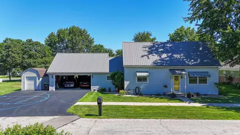 230 W Allen St, Markle, IN 46770