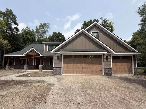8121 Rothman Rd, Fort Wayne, IN 46835