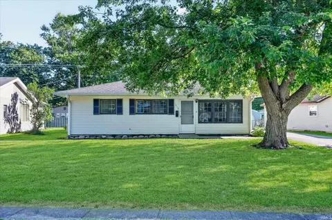1012 Fenley Dr, Lebanon, IN 46052