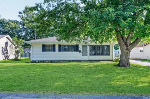 1012 Fenley Dr, Lebanon, IN 46052