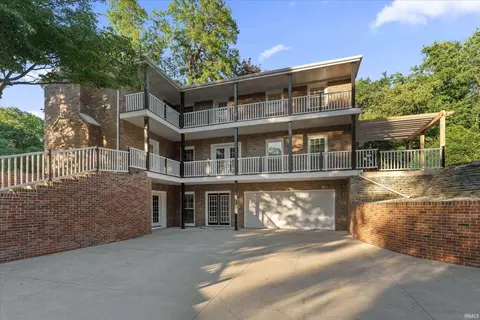 3002 Robinhood Ln, South Bend, IN 46614