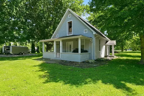 195 W Wabash St, Laketon, IN 46943