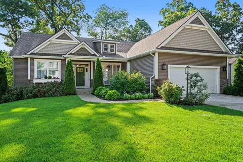4228 Garden Oak Dr, South Bend, IN 46628
