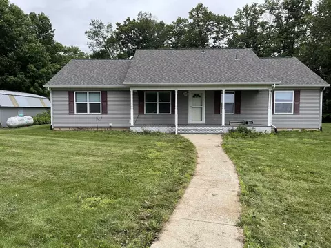 8812 N 100 E St, Huntington, IN 46750