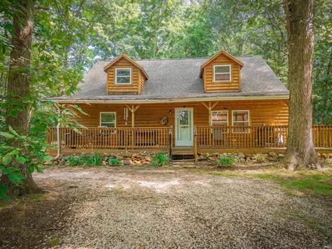 10264 S State Rd 61, Oakland City, IN 47660