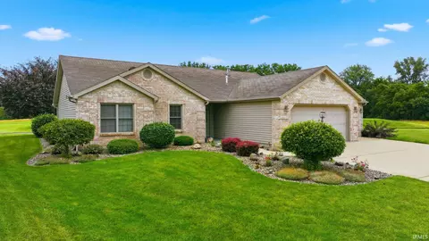 2491 E Whispering Trl, Columbia City, IN 46725