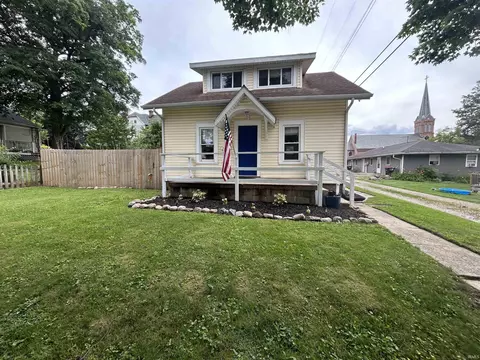 105 E Washington St, Attica, IN 47918