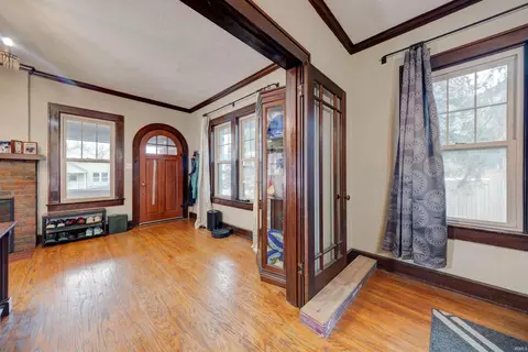 Entry Way - 310 E 5th St, Jasper, IN 47546 photo 2 of 5