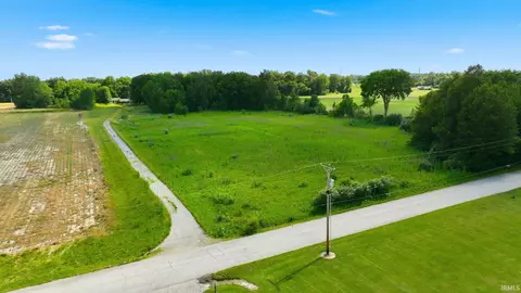 5002 N County Line Rd, Auburn, IN 46706